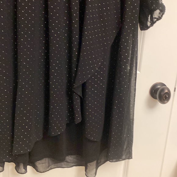 Michel Studio Long sleeve cocktail dress. High-low hem. Silver stamp pattern. 18 - Picture 4 of 5